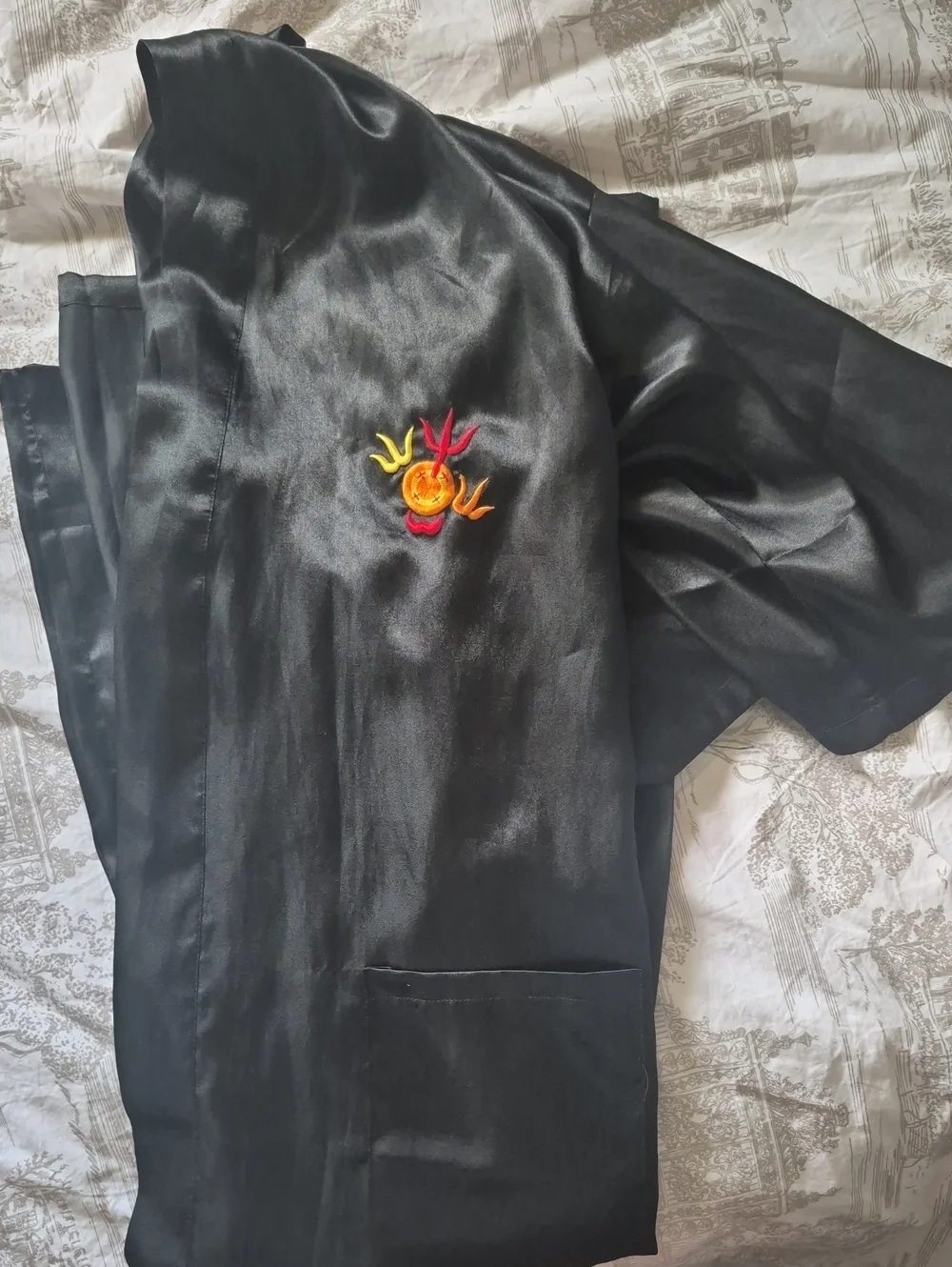 Pure Silk Robe with Embroidered Gold Dragon - Picture 3 of 6
